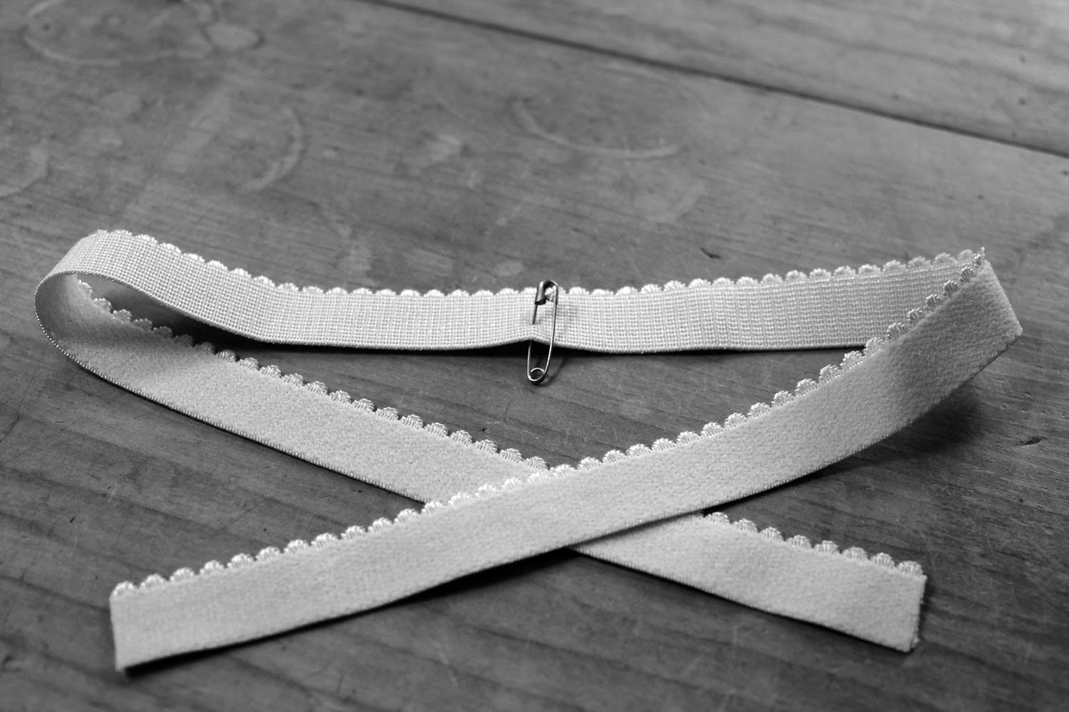 The Makers' Journal HOW TO attach underbust elastic