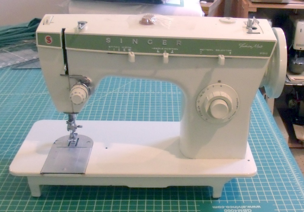 Vintage Sewing Machines Singer 20U33