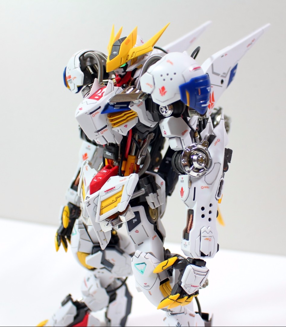 Featured image of post Mg Barbatos Custom Build Even the custom details on this kit can move