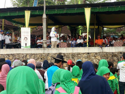 JALAN SEHAT RAMAIKAN GUNUNG KEMUKUS