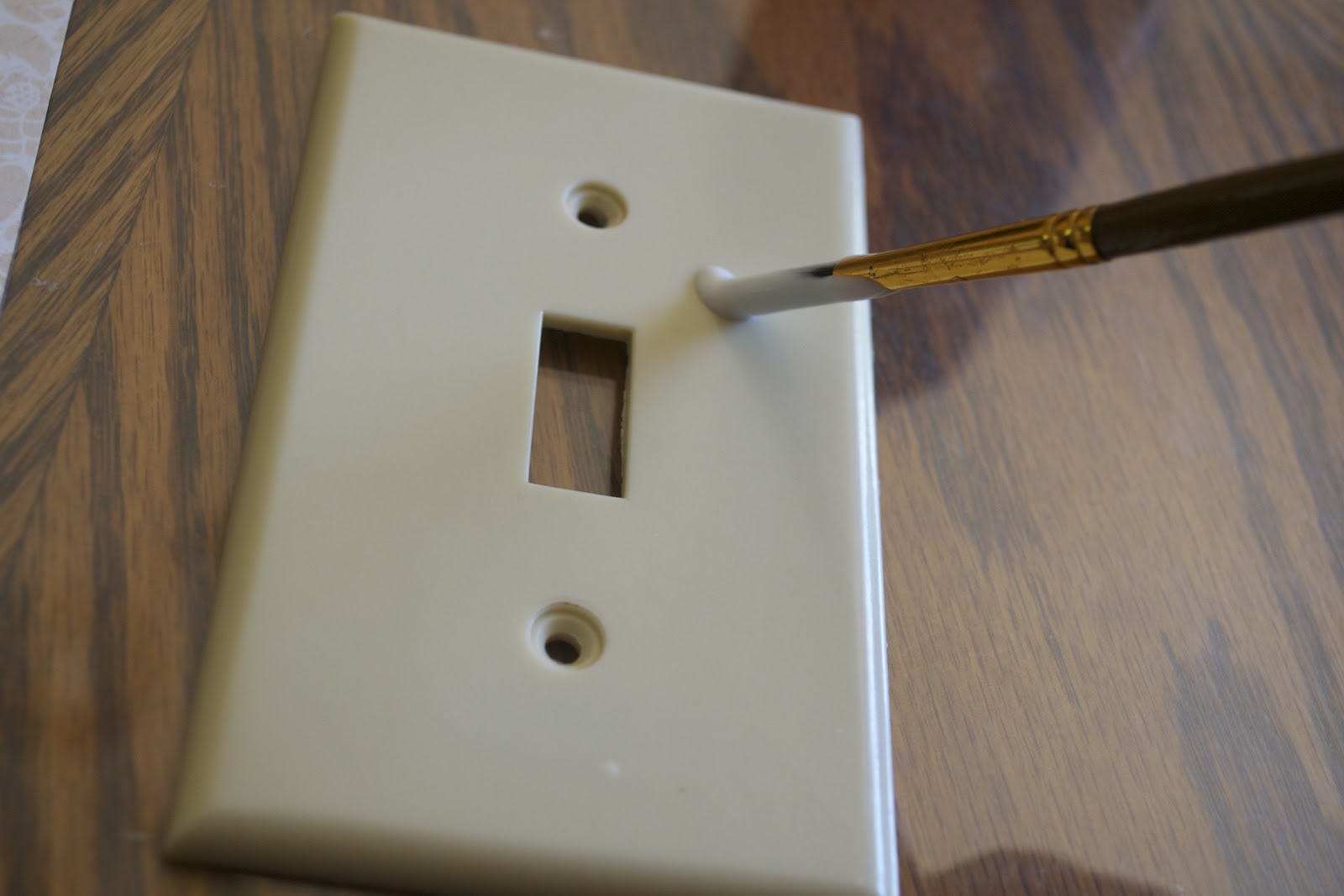 The Ninja Herself DIY Tutorial Covered Outlet/Light Switch Faceplate