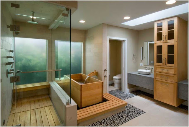 Bild-japanisches-badezimmer-bauen-Design-Ideen-Form-rechteckige-hölzerne-japanische-freistehende-Badewanne-glas-duschabtrennung