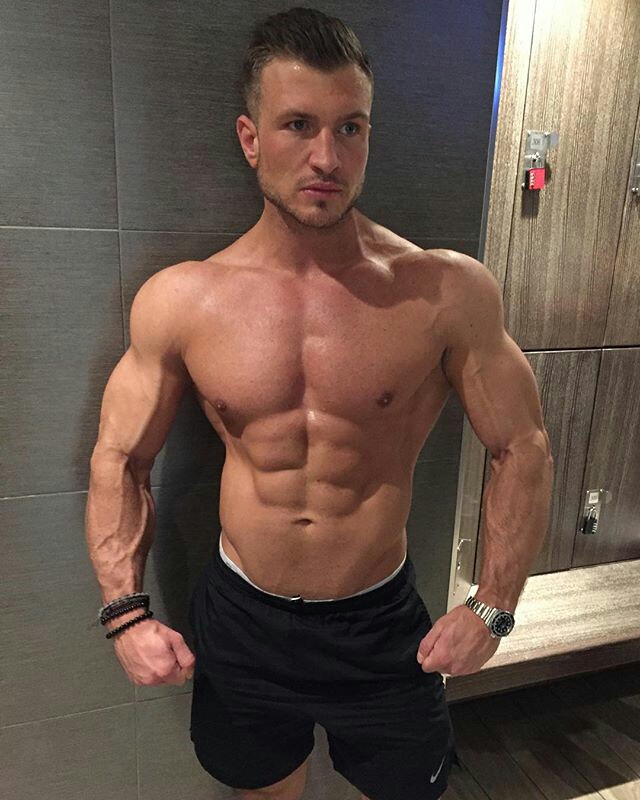 The Best Exercises To Tone The Ches , Arms and Improve The Way You Look