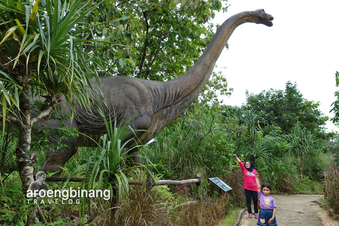 petualangan dinosaurus taman legenda keong emas tmii
