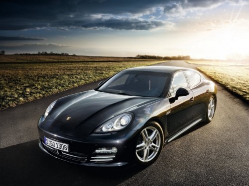 The Panamera Turbo Powerkit features two new turbochargers with titanium 
