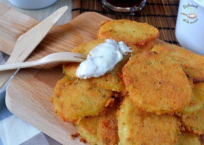 Patatas crujientes con queso