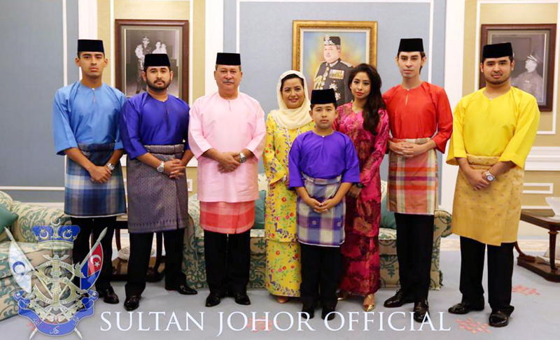  GAMBAR Asal Usul Pakaian Kerabat Diraja Johor  Baju  
