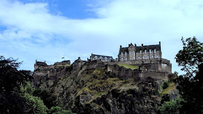 Edinburgh Castle - Picture by Arden Country House in Linlithgow