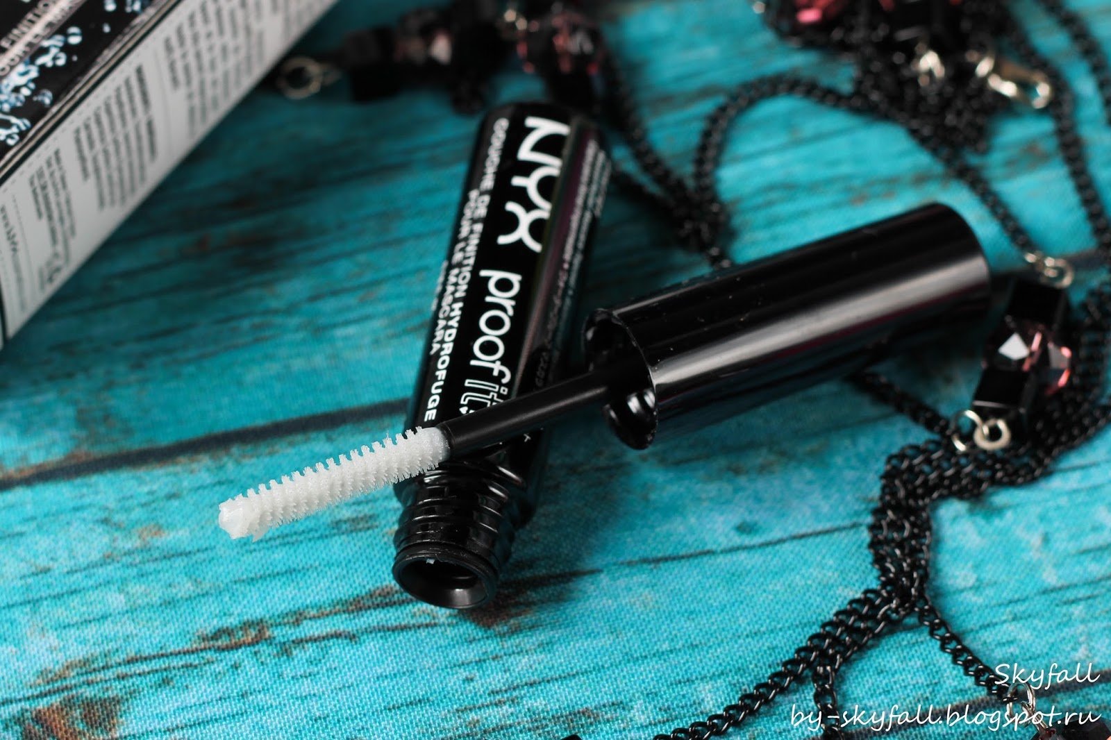 Beauty addicted Фиксатор для туши NYX PROOF IT! WATERPROOF MASCARA TOP COAT