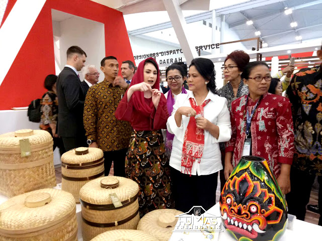 Iriana Joko Widodo Sempatkan Kunjungi Stand Pameran Kabupaten Trenggalek