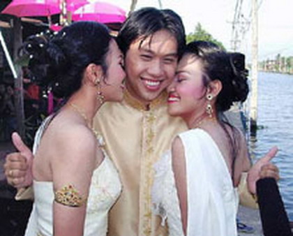 Thai Man Couldn't Decide Who To Choose Between These Gorgeous Twin Sisters, So He Both Married Them! Thai Man Couldn't Decide Who To Choose Between These Gorgeous Twin Sisters, So He Both Married Them!