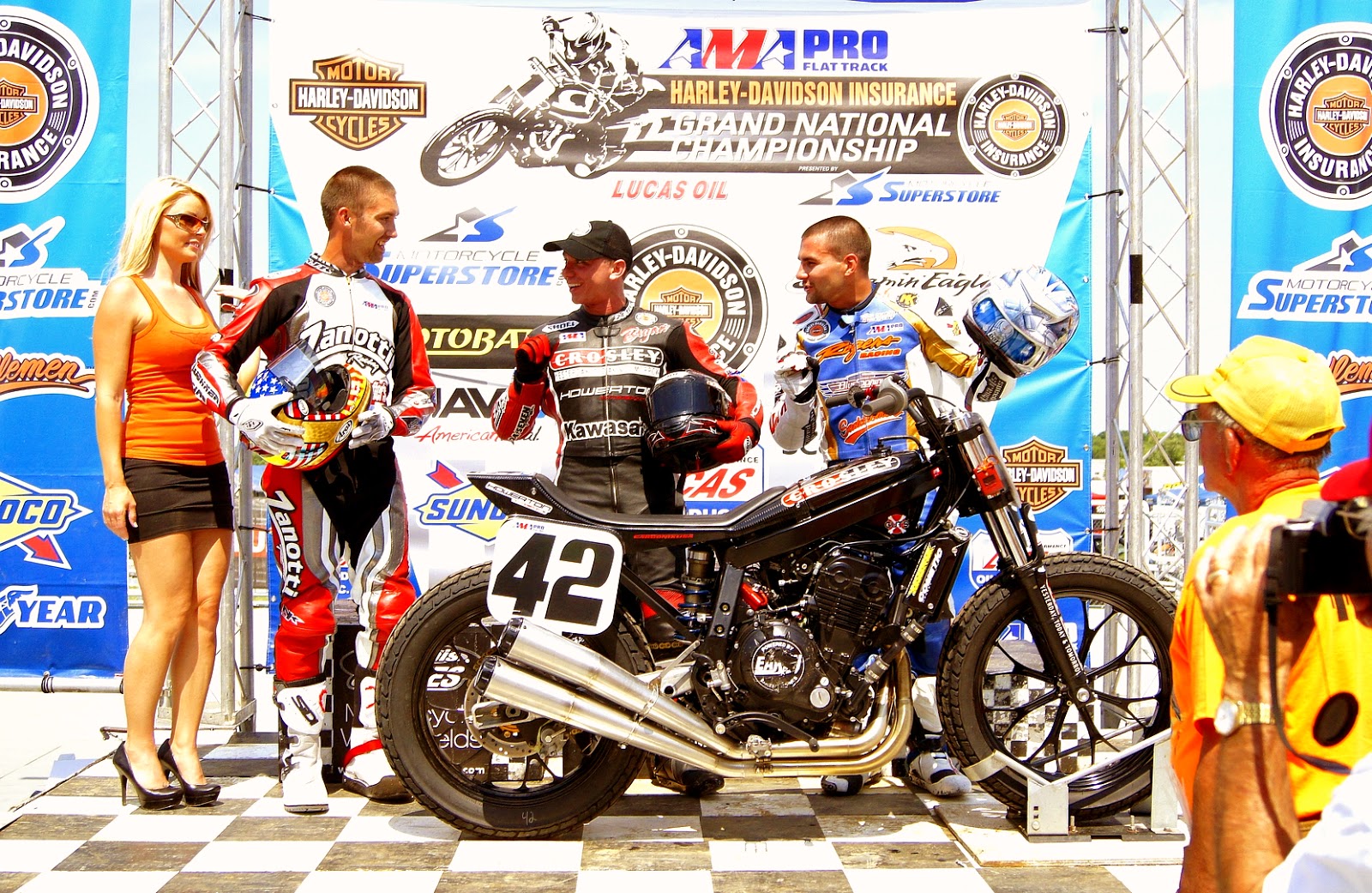 Stu's Shots R Us Bryan Smith Makes it 3Straight & Shayna Texter Takes