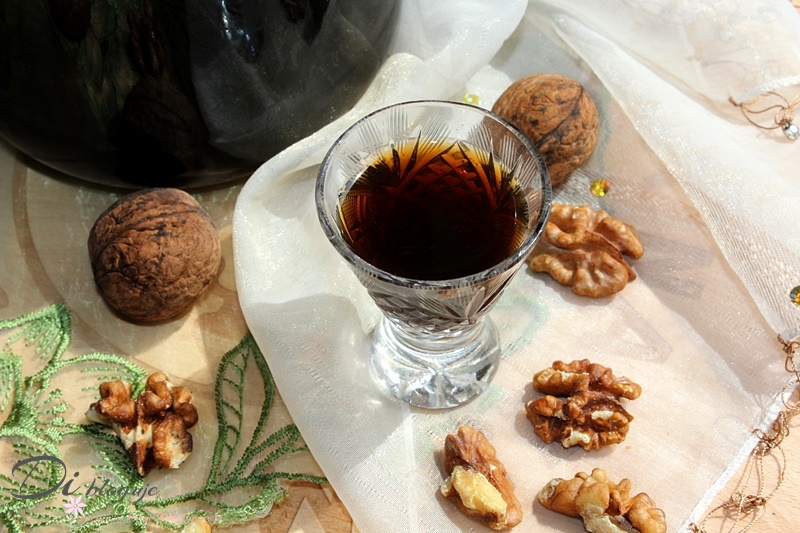 Nalewka Z Zielonych Orzechow Wloskich Orzechowka Di Bloguje