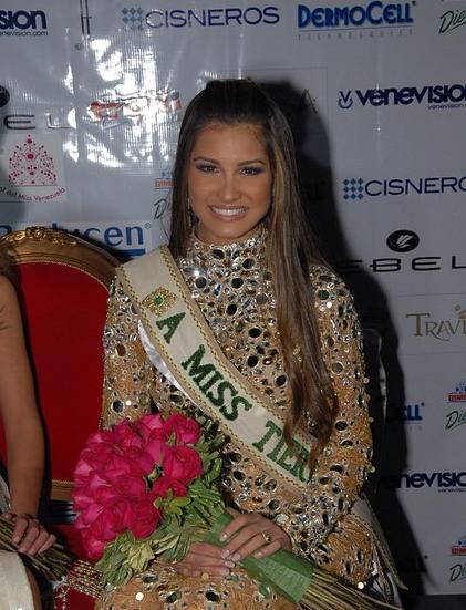 Resultado de imagen para osmariel villalobos miss earth 2012