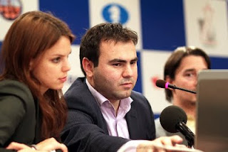 Échecs : Anastasiya Karlovich, Shakhriyar Mamedyarov et Alexander Morozevich lors de leur conférence de presse d'après partie 