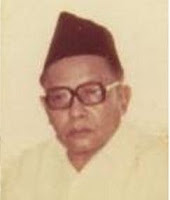 KH. Bisyri Musthofa - Orator, Muallif dan Pengasuh Pesantren