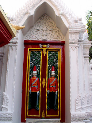 CEMENTERIO REAL WAT RATCHABOPHIT, BANGKOK. TAILANDIA