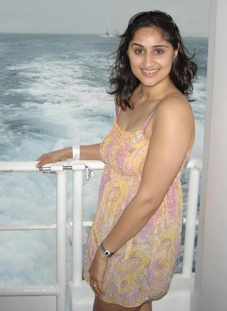 Hot Desi Aunty Actress Girls Images Sex Pics Telugu Hot