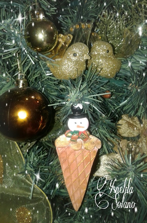 Adornos-para-el-árbol-de-navidad-en-porcelana-fría