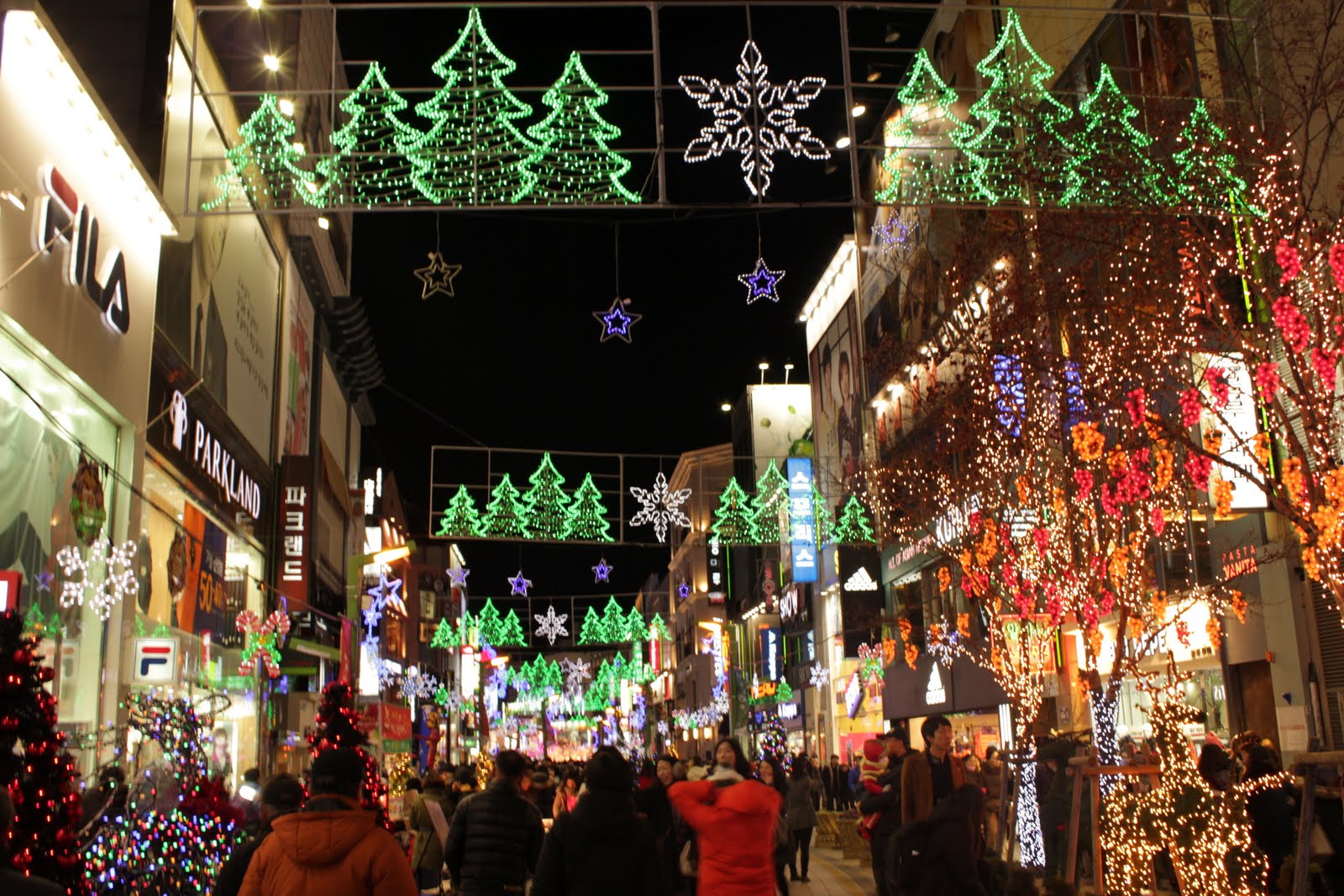 Living in Busan, South Korea: Nampodong Christmas