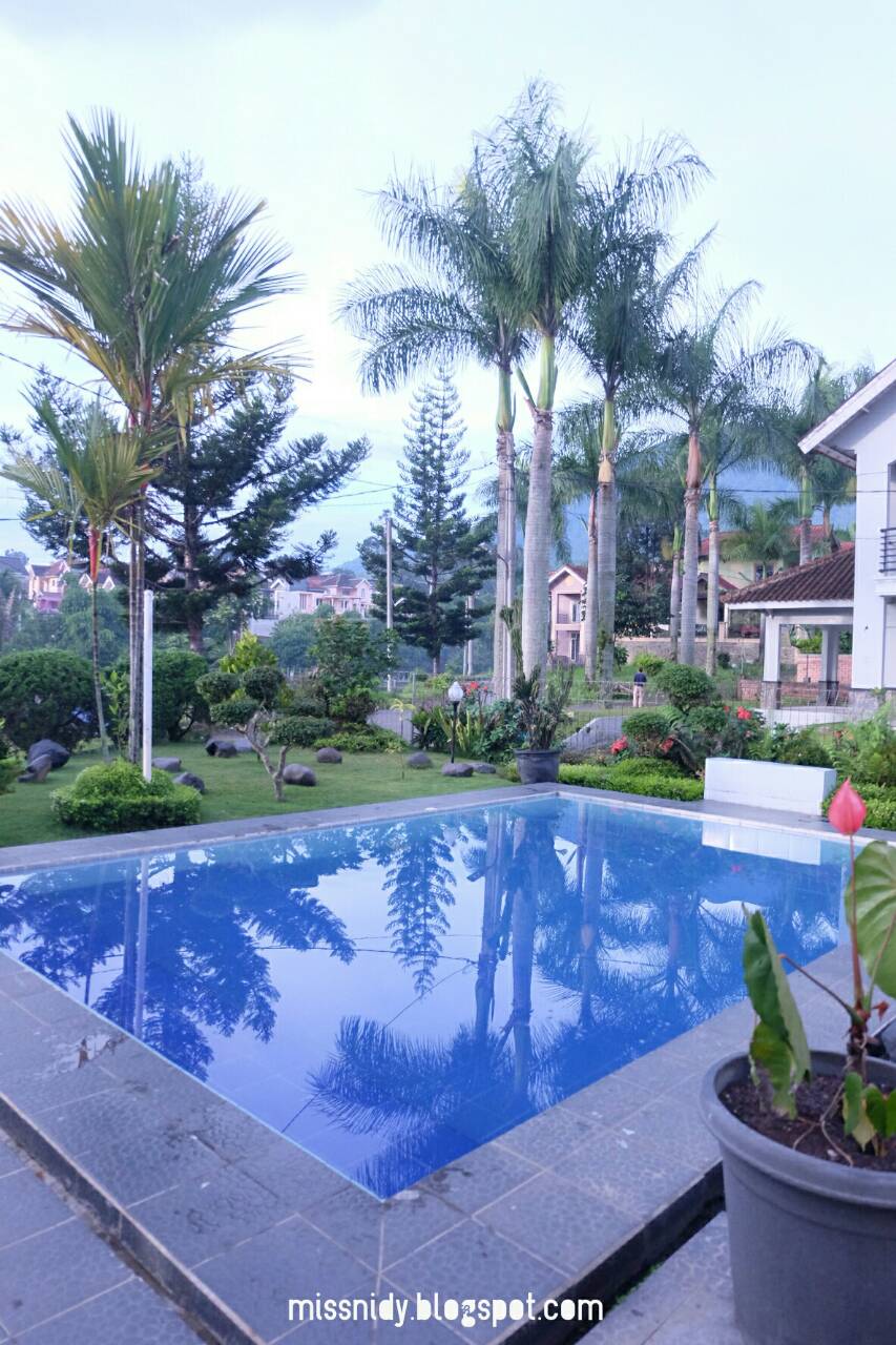 villa dengan kolam renang murah di puncak