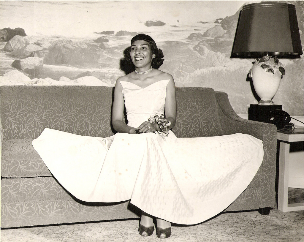 These 31 Vintage Snapshots Of 50s African American Women In Dresses Are So Beautiful ~ Vintage