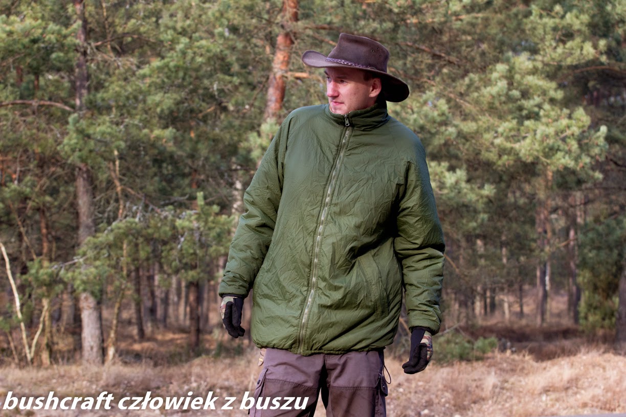 поносить куртку. катя конасова 2021. ватная телогрейка 1941. порванный пуховик. заплатка на рукав куртки.