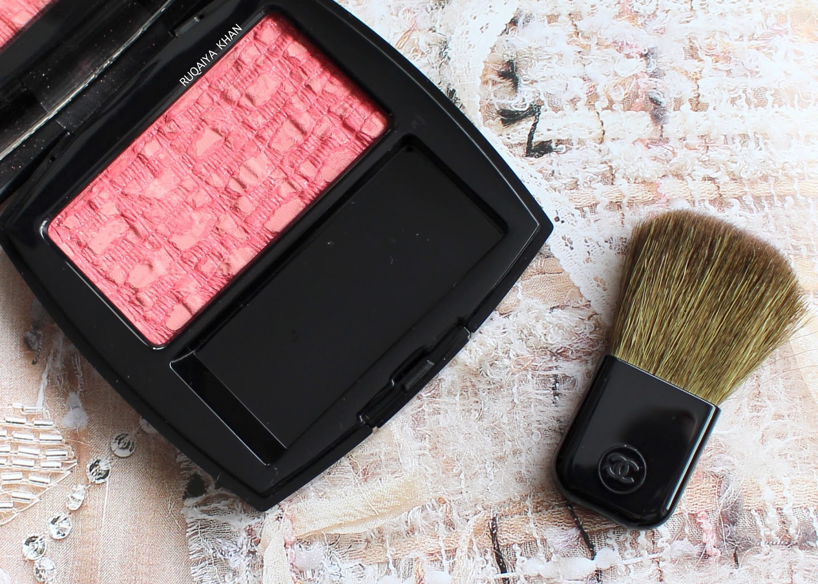 Ruqaiya Khan: LES TISSAGES DE CHANEL Blush Duo Tweed Effect for 2018 in 130  TWEED EVANESCENT - Review and Swatches