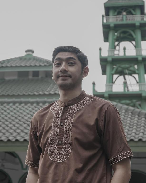 Profil Terlengkap Arya Saloka Masa Kecil Dan Keluarga Agama Perjalanan Karier Pendidikan Kisah Cinta Akun Instagram Hingga Foto Dan Gambar Terbarunya Dont Sad