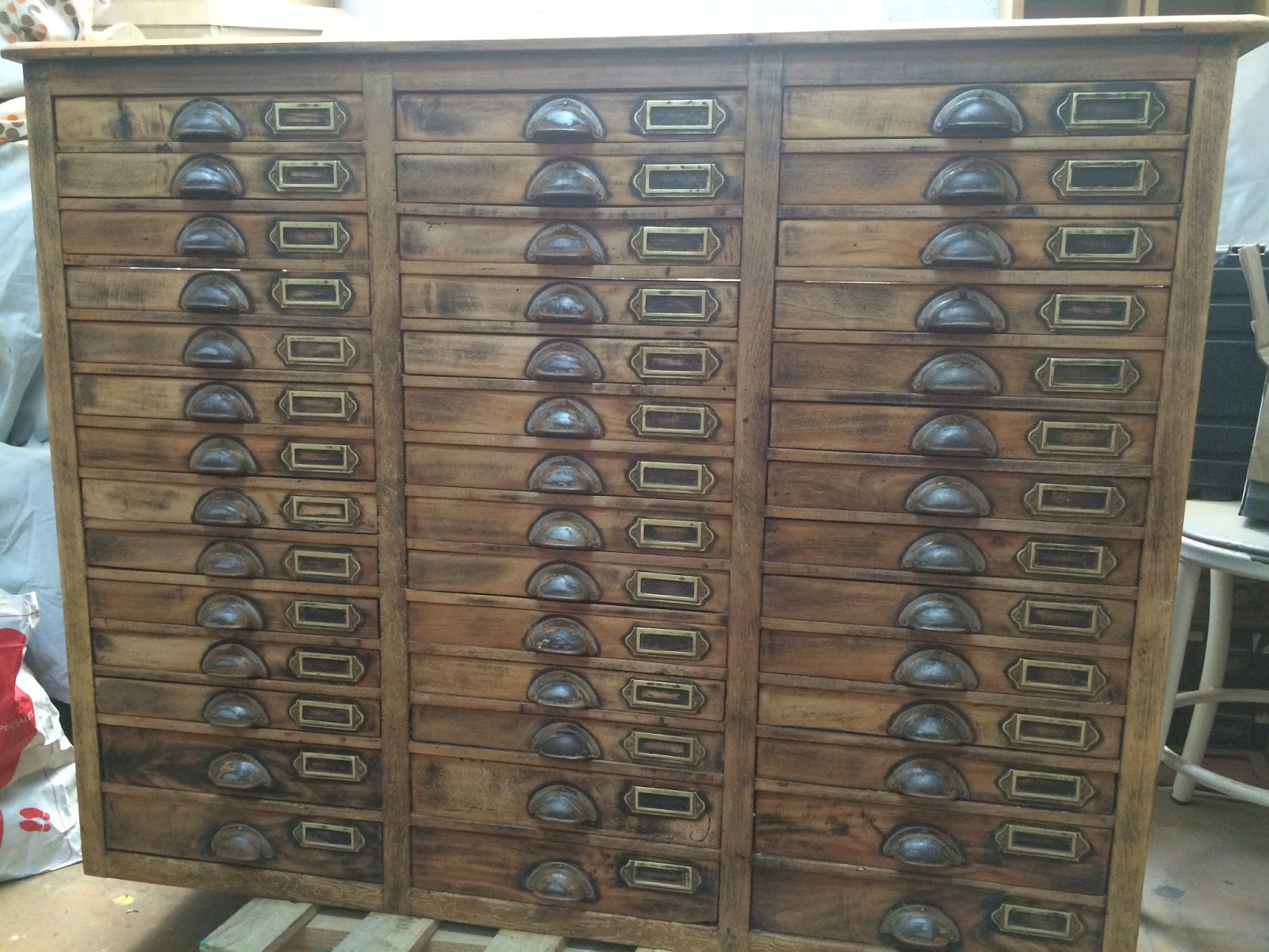 JUAN C ESCUDERO Cajonera industrial restaurada