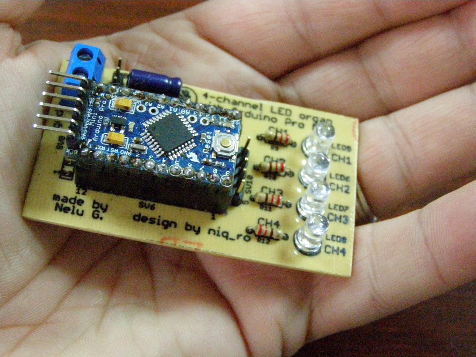 Nicu FLORICA (niq_ro): Transferarea unui proiect Arduino pe un cablaj