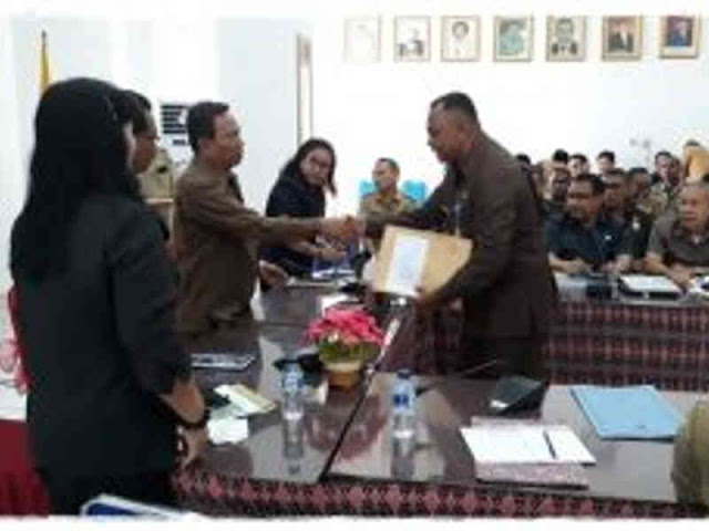 Korinus Masneno Ajak ASN Layani Masyarakat Kupang Korinus Masneno Ajak ASN Layani Masyarakat Kupang