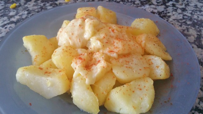 Patatas Con Alioli