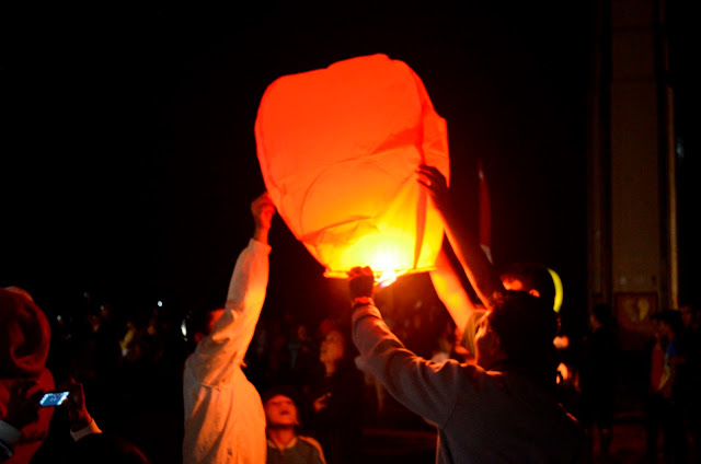 Pesta 1000 Lampion di Bukit Kasih Kanonang, Minahasa - Sulawesi Utara Malam 1000 Lampion, Bukit Kasih Kanonang Minahasa Sulawesi Utara