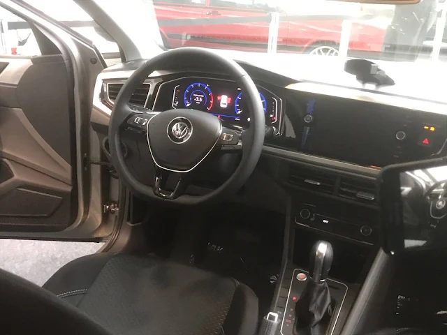 Novo VW Polo 2018 200 TSI Automático - interior da versão Highline