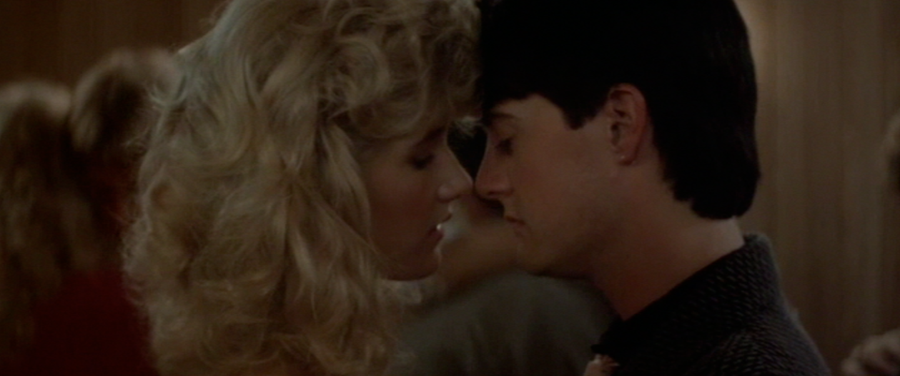 Blue Velvet - Dancing at the Party