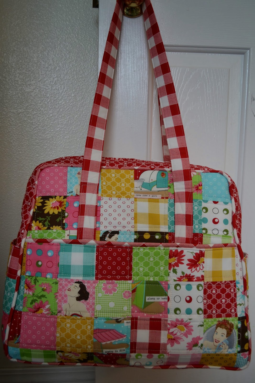 Porch Swing Quilts: Friday Finish: The Glamping Patchwork Weekender Bag