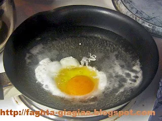 Αυγά νερόβραστα (ποσέ) - από «Τα φαγητά της γιαγιάς»