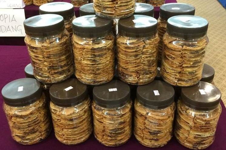 Resepi Kuih Kapit Inti Coklat Rangup Usiamuda