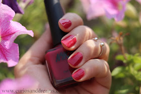 Nykaa nail polish, Nykaa floral carnival nail polish, review, swatch, rouge rose