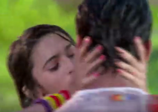 Atharva and Vividha Hot Kiss in Jana Na Dil Se Door