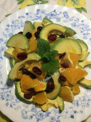 Ensalada De Aguacates, Naranja Y Arándanos 
