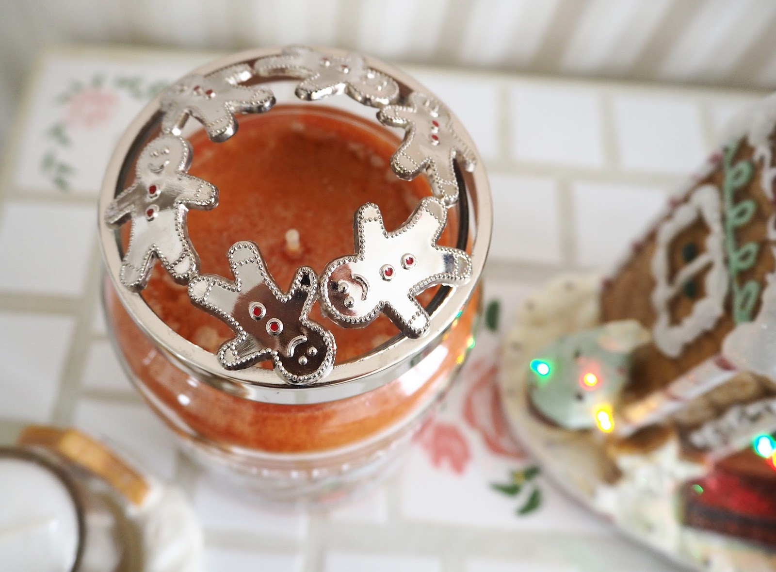 My Christmas Yankee Candles Gingerbread Illumalid | Katie Kirk Loves 