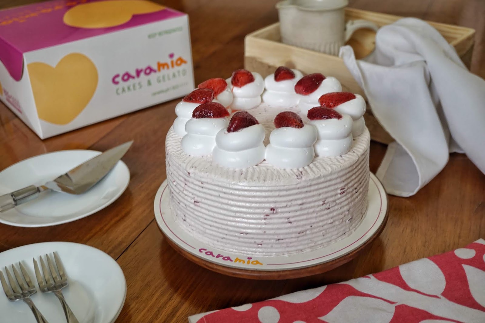 What Mary Loves A Berry Yummy Cake Cara Mia's Strawberry Shortcake