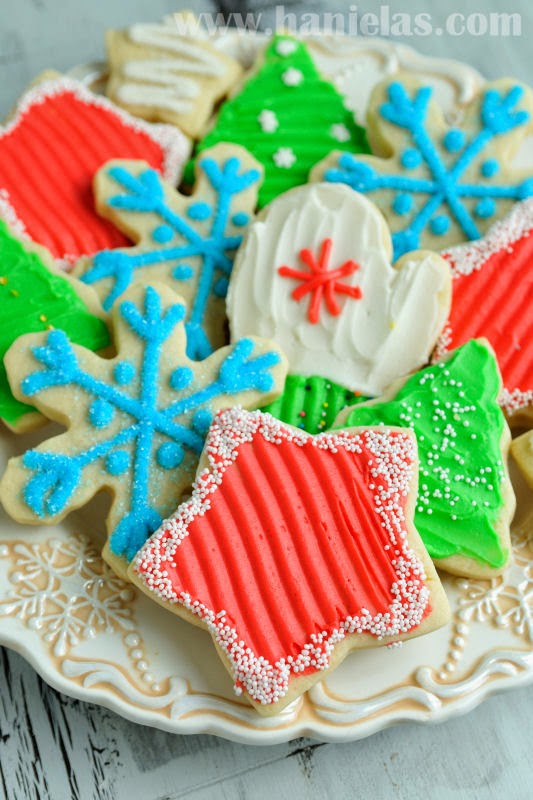 Scratch cookingclassy Haniela's: Christmas Cookies Decorated with Butter Frosting