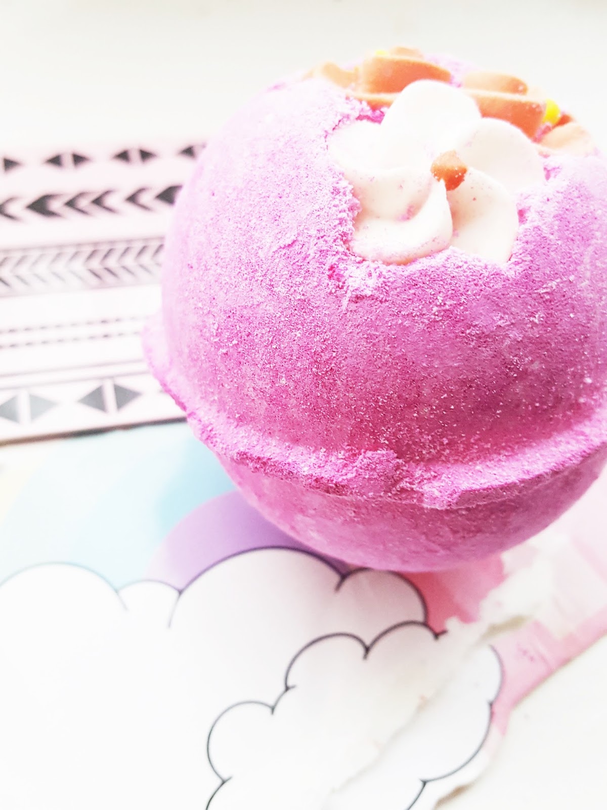 Bows And Pearls Lush Think Pink Bath Bomb Review
