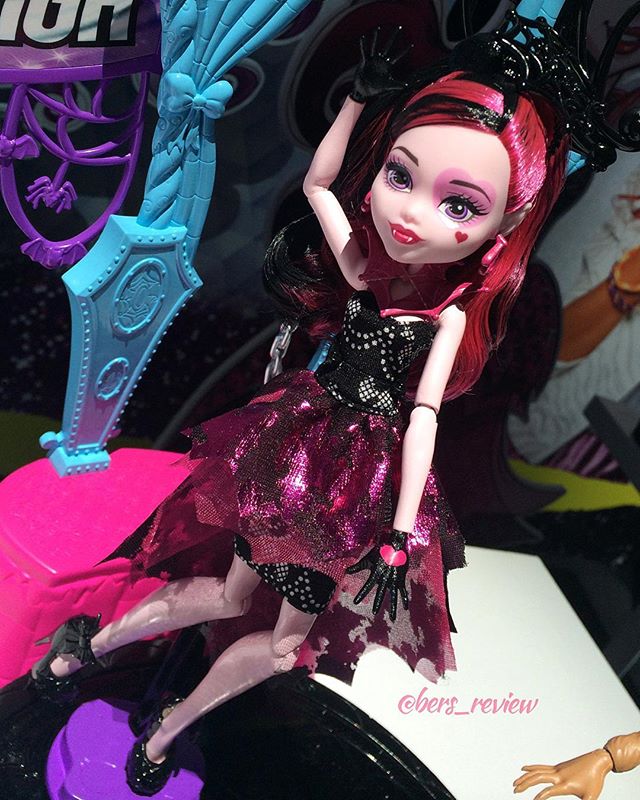 peinado de draculaura