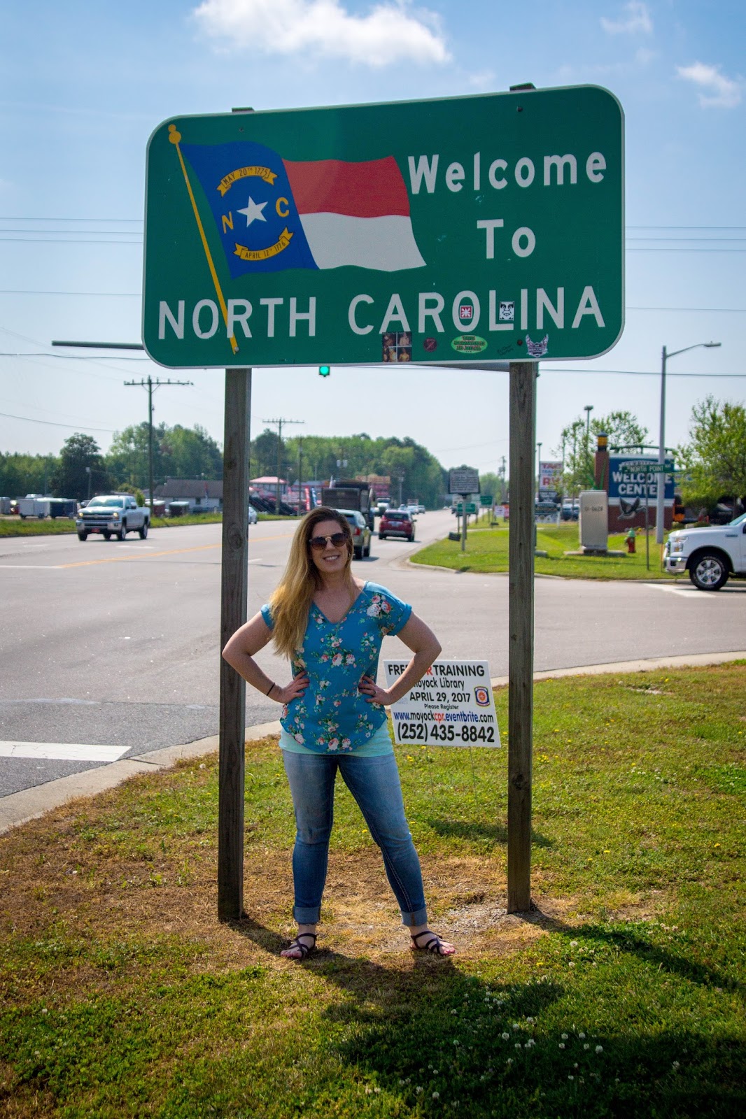 Welcome To The Outer Banks Of North Carolina Sign Stock Video