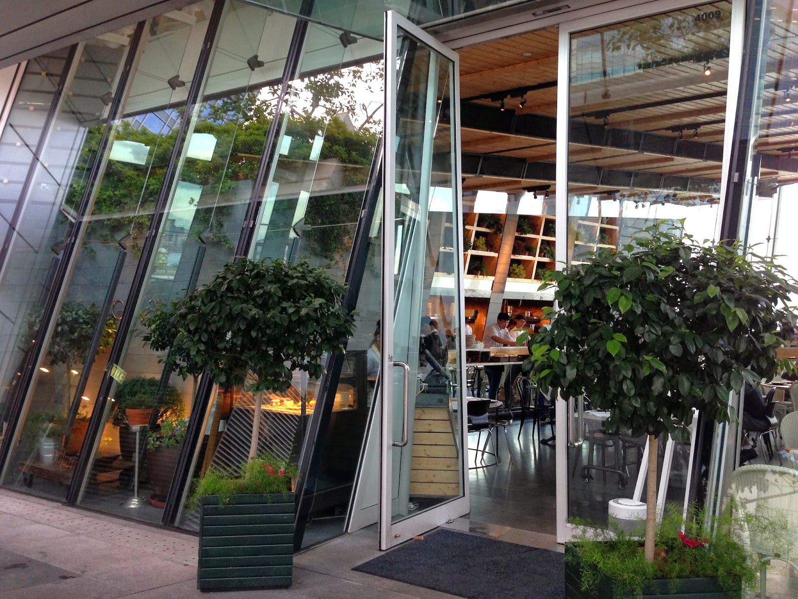 Glasshouse (Hong Kong, CHINA) ★★★☆☆ A traveling foodie's gastronomic