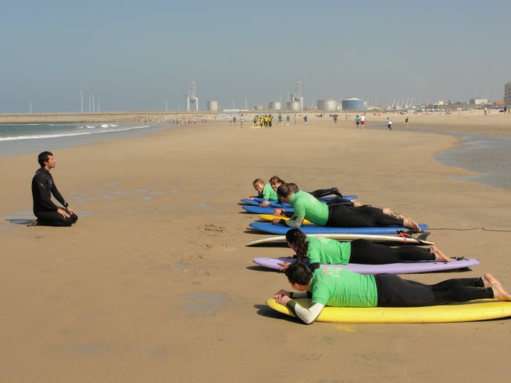 Surfing Life Club Surf school. A escola de surf mais experiente da